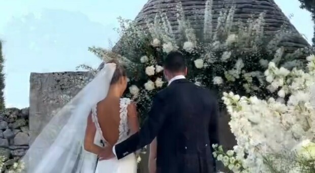 Matrimoni, gli stranieri scelgono la Puglia per sposarsi. Nozze in masserie e trulli