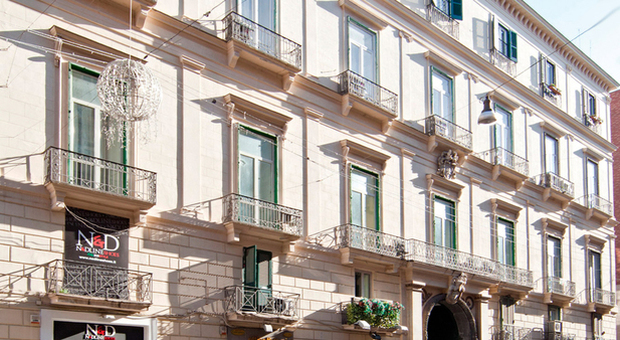 Napoli, affitti a prezzi stracciati: hotel al consigliere, casa al segretario