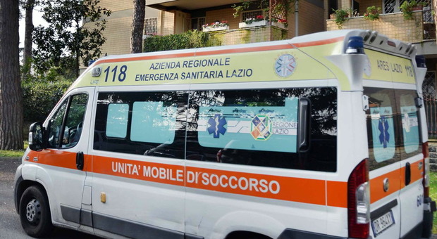 Roma, incidente sull'Ardeatina: ferito gravemente un centauro di 46 anni