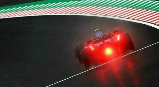 Fernando Alonso con l'Alpine il più veloce a Suzuka