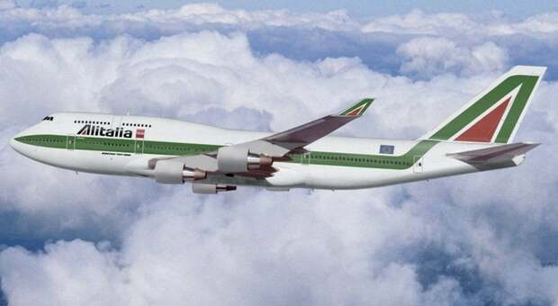 Il Boeing 747 Jumbo, detto la Regina dei Cieli,con i colori Alitalia