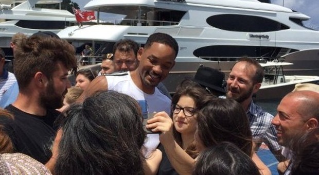 Will Smith sbarca a Ischia: è bagno di folla