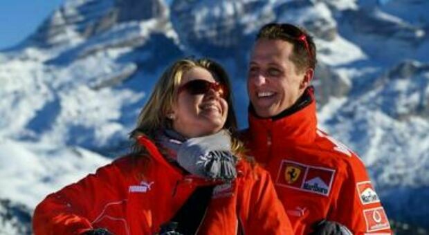 Michael Schumacher con la moglie Corinne in una foto d'archivio