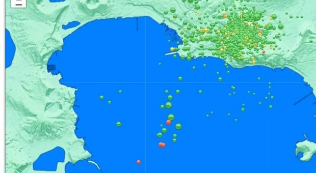 Pozzuoli, sciame sismico in mare durante la notte