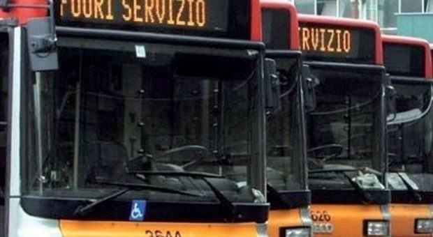 Sciopero mezzi pubblici: traffico e code. Chiuse metro C, Roma-Lido e Roma-Viterbo