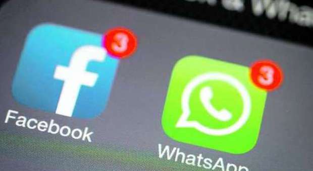 WhatsApp, novità in arrivo: il «like» ​e l'opzione «segna come non letto»