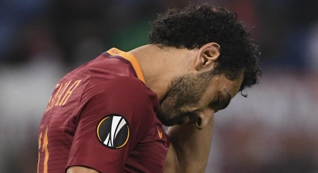 Roma, Vermaelen tocca duro Salah: Momo rischia di saltare il derby