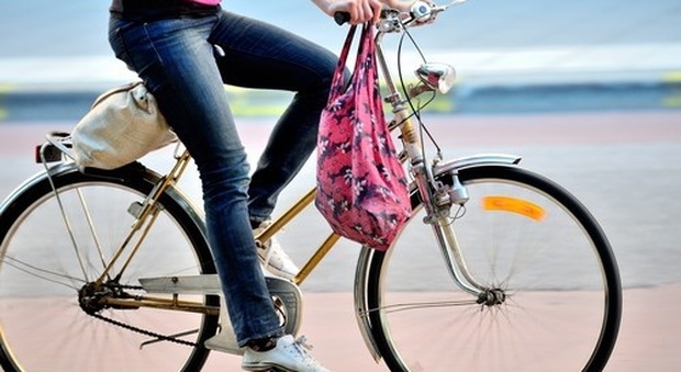 AAA bicicletta offresi: su due ruote si gode il lungomare