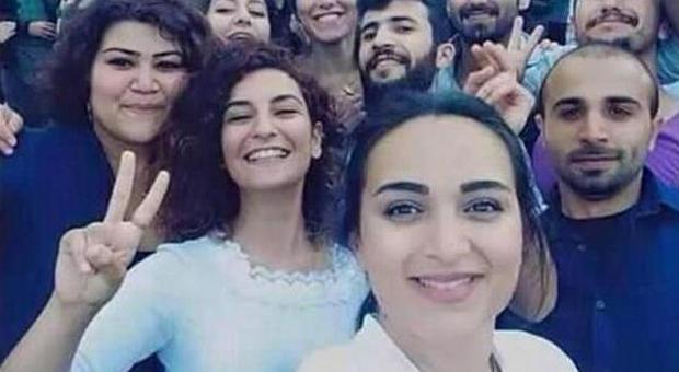 Turchia, l'ultimo selfie degli attivisti prima dell'attacco kamikaze