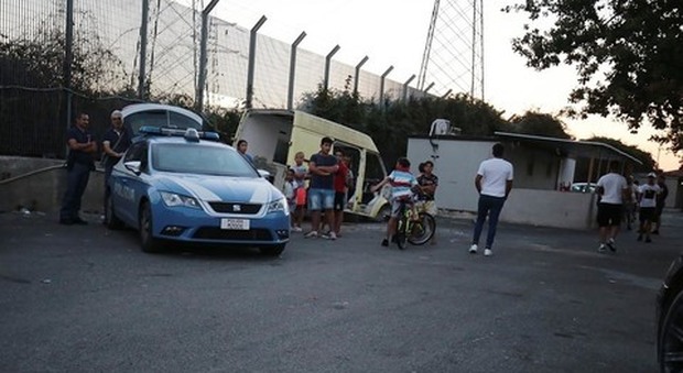 Tragedia a Napoli: bambina morta in auto. Forse non è stato un tragico gioco