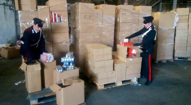 Blitz nel garage: sequestrato un milione di euro di sigarette di contrabbando nel Napoletano