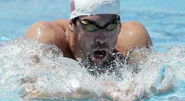 Phelps ritorna a nuotare in Arizona, lo squalo ha nel mirino Rio 2016