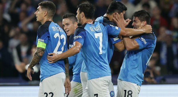 Il Napoli è un rullo compressore: 3-0 ai Rangers, ora ad Anfield per giocarsi il primo posto
