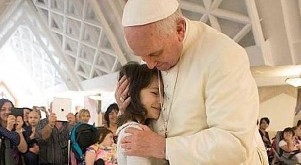 Il Papa: «Lasciar morire le persone sui barconi è attentato alla vita»