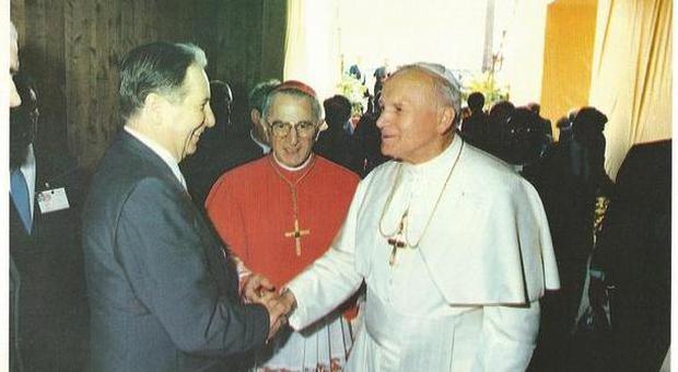 Cosulich ad un incontro con Giovanni Paolo II