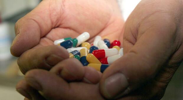 Medicinali per dimagrire «aumentano il rischio di suicio», Ema indaga su tre farmaci: uno serve per curare il diabete