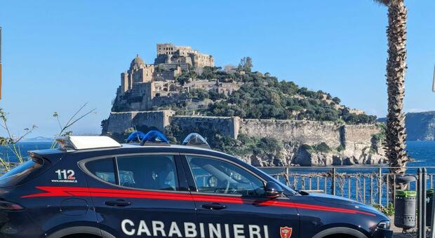 Carabinieri a Ischia