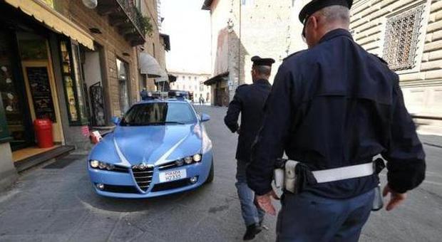 Roma, uomo gambizzato a Tor Bella Monaca: ferito alla testa anche suo figlio di 17 anni