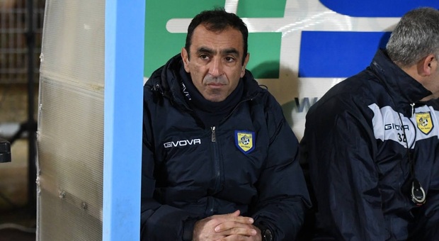 Juve Stabia, fulmine a ciel sereno: si dimette l'allenatore Leonardo Colucci