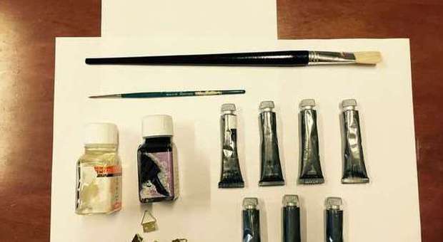 Falconara, furto di pittura e pennelli Presa al megastore ladra di 63 anni