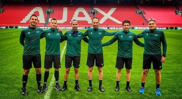 Ajax-Young Boys, fischia Napoli ad Amsterdam