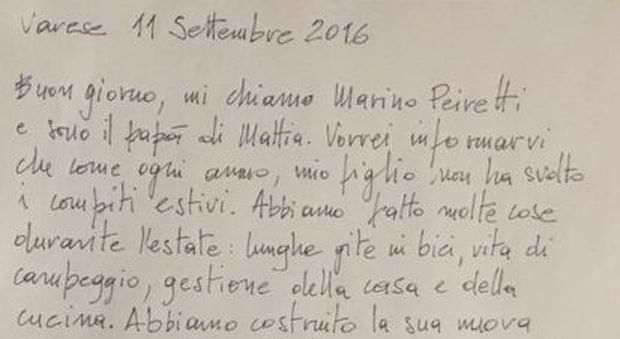 Varese, scrive agli insegnanti del figlio: «Ecco perché non ha fatto i compiti per l'estate»