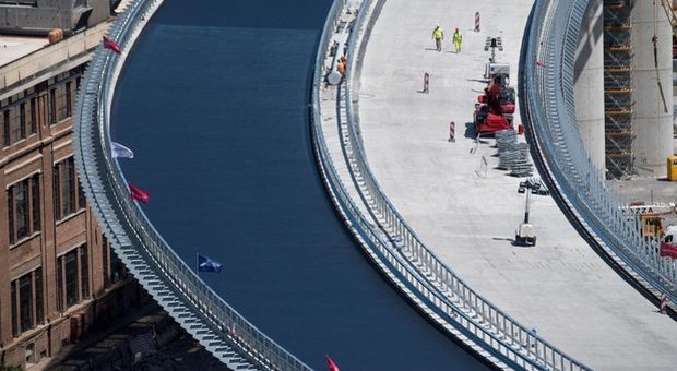 Ponte di Genova, pronto il collaudo: 70 all'ora nella curva pericolosa