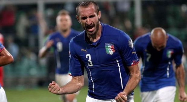 Italia-Azerbaigian 2-1: fa tutto Chiellini, due gol e autorete