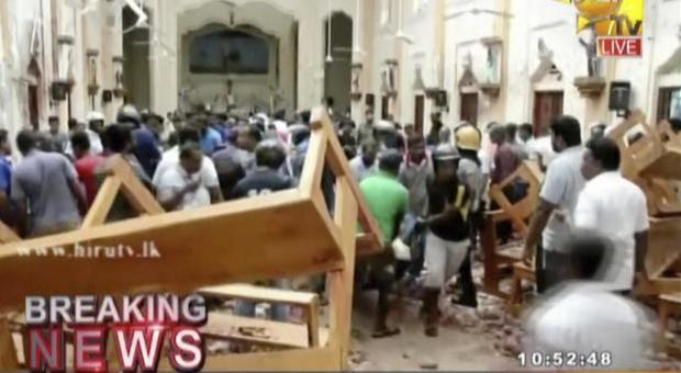 Sri Lanka, esplosioni in chiese e hotel di lusso: 215 morti, 35 stranieri. «È Terrorismo, trovati i colpevoli». Farnesina: «Verifiche in corso» Video