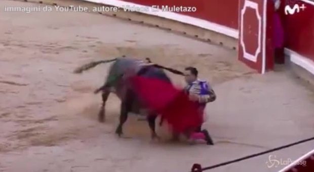 Torero incornato alla corrida durante la festa di San Firmino: Rafael Rubio è grave
