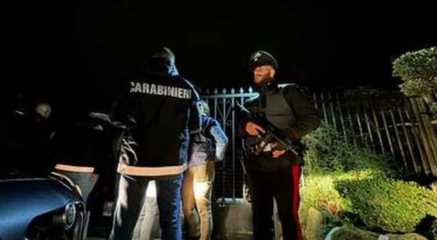 Narcos italo-albanesi arrestati fra Roma e Reggio Calabria: ville, feste, auto di lusso e un aereo privato