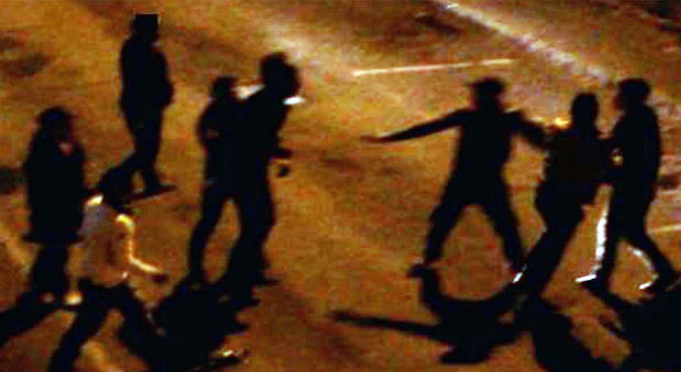 Comunanza, scontro con spranghe e coltelli: convalidati i 6 arresti