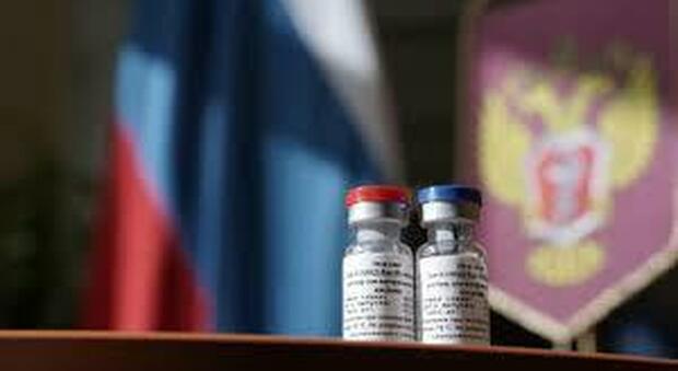Vaccino Covid, in Russia già disponibile a settembre: è il primo al mondo