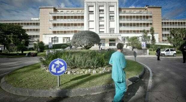 Ospedale Monaldi, racket sulle ditte di pulizia: due manager aggrediti