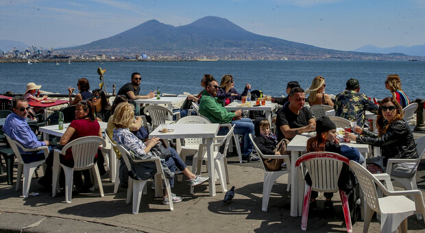 Lungomare di Napoli e Posillipo, controlli dell'Asl: chiusi due ristoranti