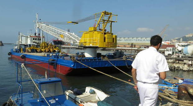 Napoli: esplosione al porto su una nave, tre operai feriti