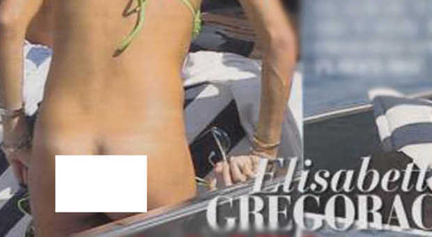 Elisabetta Gregoraci, sexy incidente di fine estate: lato b in primo piano
