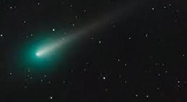 Boato e la notte che si illumina: avete visto il meteorite verde?