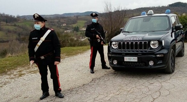 Perugia, rapito per un debito di droga: due arresti. Foto alla mamma per convincerla a pagare