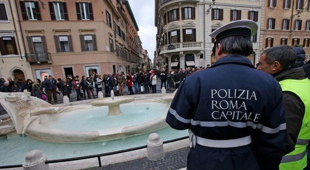 Roma sfregiata, sabato nuovo test: corteo e sit-in, blindato il centro