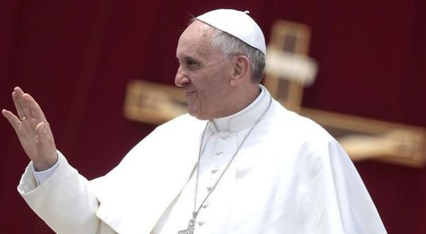 Papa Francesco, la dispensa dal celibato per il prete spostato