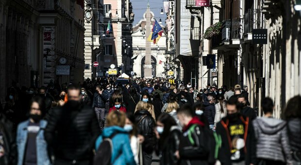 Poche nascite e vita più lunga, allarme del New York Times: «Italia destinata a scomparire?»