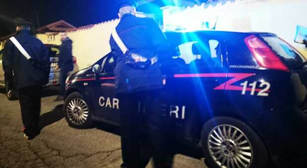 Rapina in villa a Frascati: moglie e marito minacciati da uomini armati. È caccia alla banda