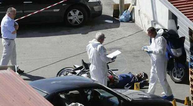 La moglie di uno dei rapinatori: "Hai sparato per 5mila euro, te li porterai sulla coscienza"