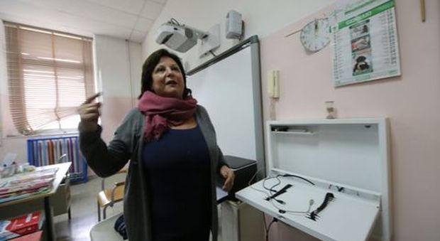 Napoli. UniCredit ricompra 27 computer nella scuola del furto dei pc