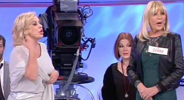 Tina Cipollari e Gemma Galgani durante una puntata di "Uomini e donne"