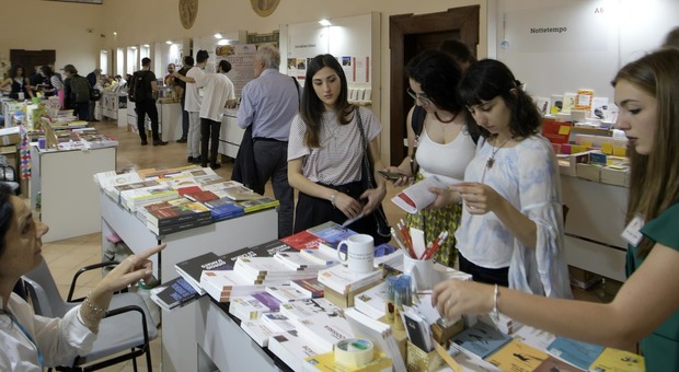 Napoli si riprende il Salone del libro, ed è subito boom
