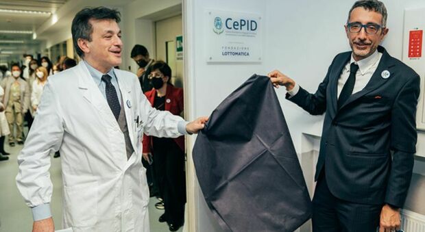 A sinistra, lo psichiatra Gabriele Sani, alla guida del Cepid, con Riccardo Capecchi della Fondazione Lottomatica