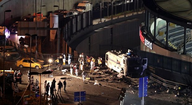 Istanbul, autobombe vicino allo stadio: 38 morti. Gruppo estremista vicino al Pkk rivendica