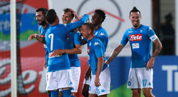 Napoli, altra goleada: 7-0 al Trento di Chiriches la rete più bella